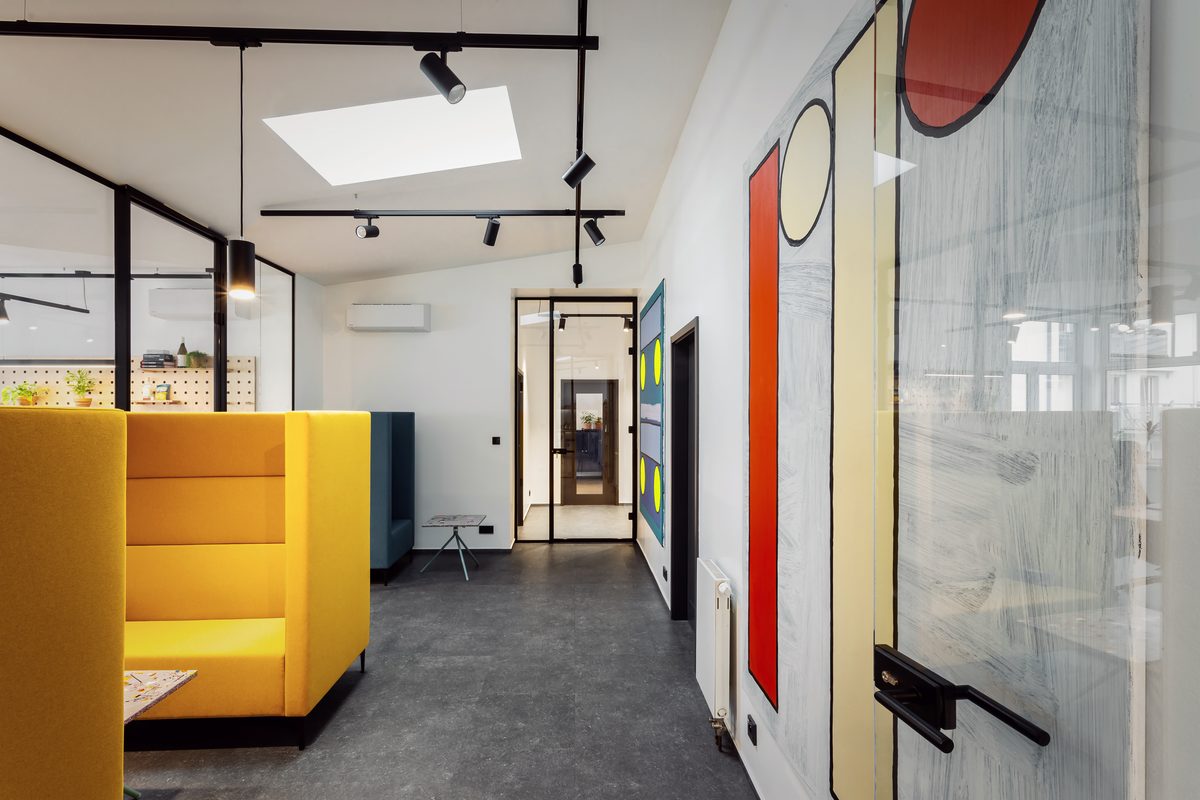 The yellow booth